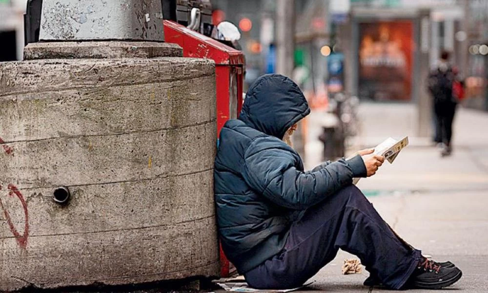 Οι Έλληνες "βουλιάζουν" στην φτώχεια... Ένα εκατομμύριο πολίτες δεν έχουν να φάνε